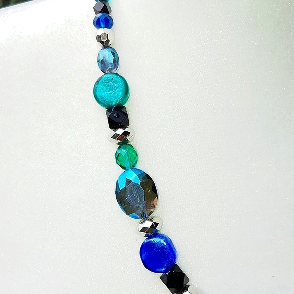 White House Black Market  faceted glass AB necklace - Picture 4 of 7